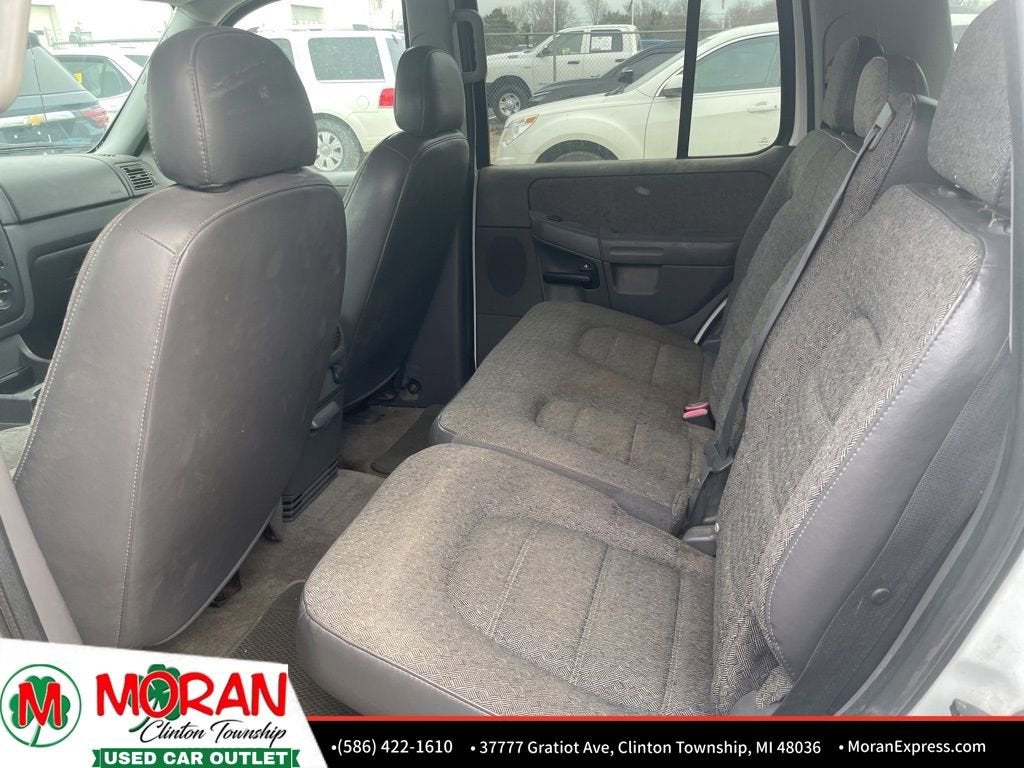 2004 Ford Explorer XLS