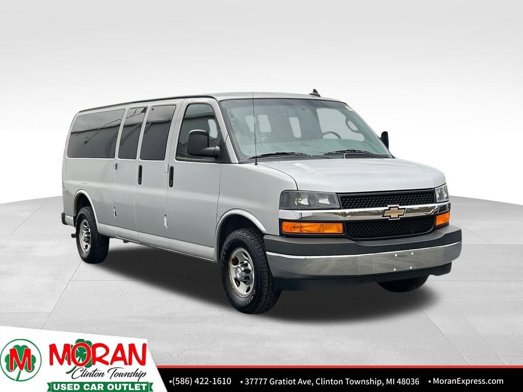 2017 Chevrolet Express Passenger 3500 LT