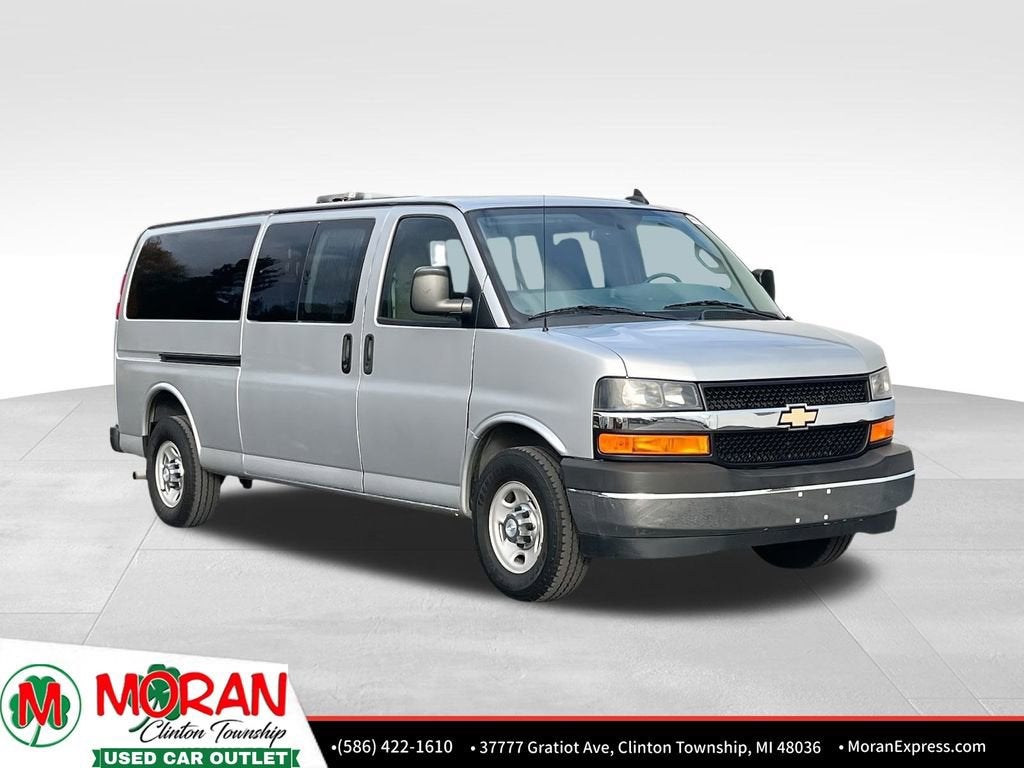 2017 Chevrolet Express Passenger 3500 LT